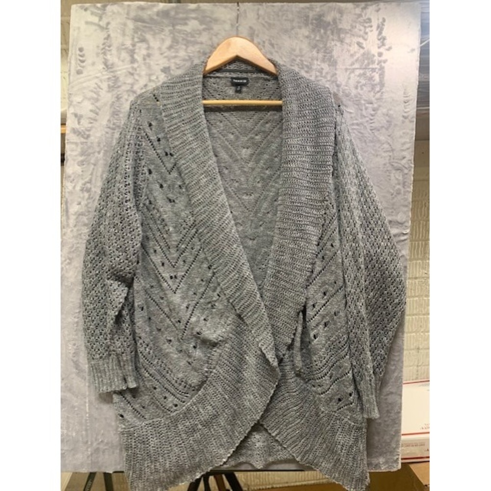 TORRID Size 3 Women's Grey long Sweater - flattering  chic‎
